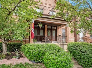 2759 Armand Pl, Saint Louis, MO 63104