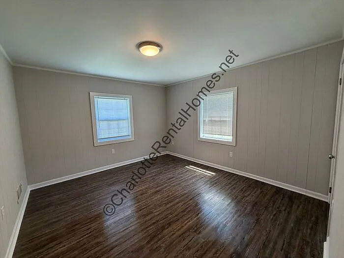 110 Elm Rd — Photo 8