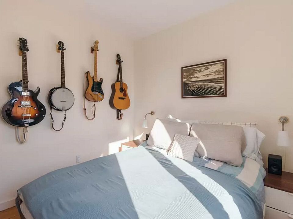 1st image of 11 Meserole St APT 5A