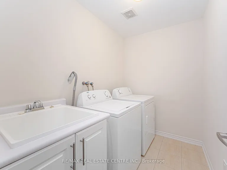 11 Yately St — Photo 23