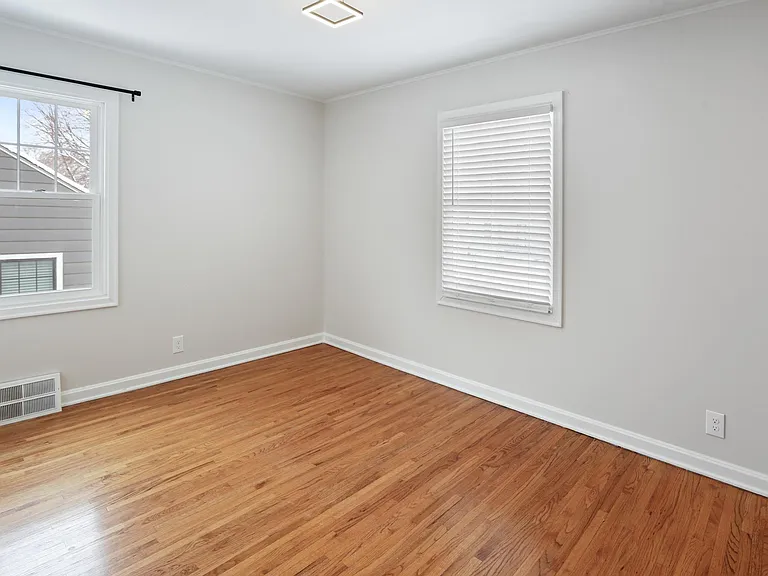 5403 William St — Photo 12