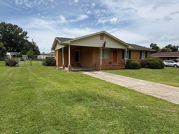 2nd image of 426 Moye Dr