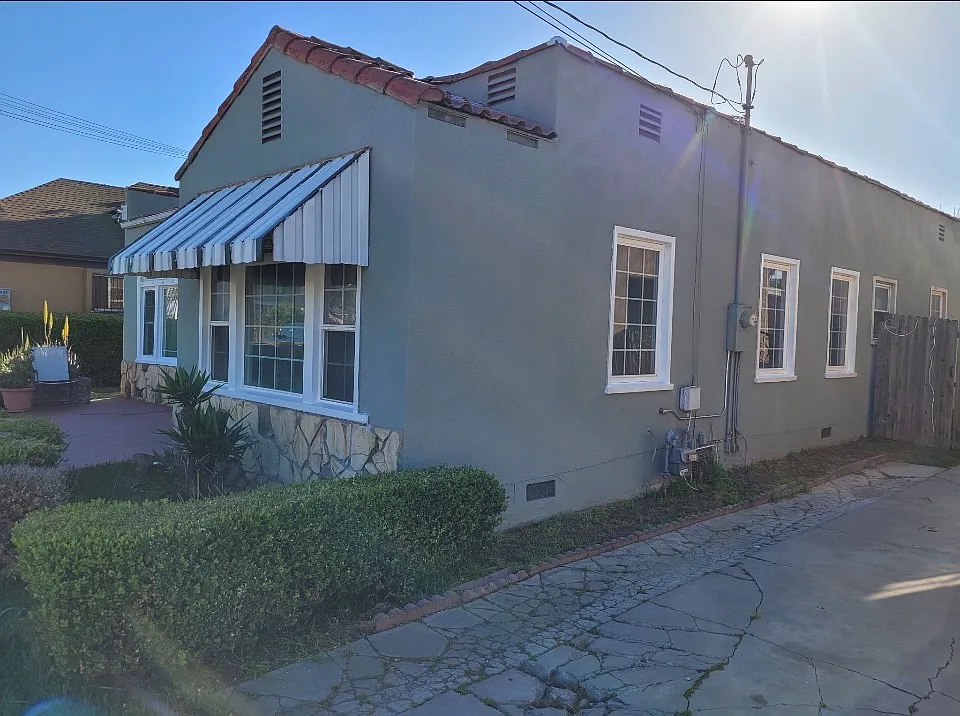 3 bed, 1377 sqft, $3,200 — Photo 3
