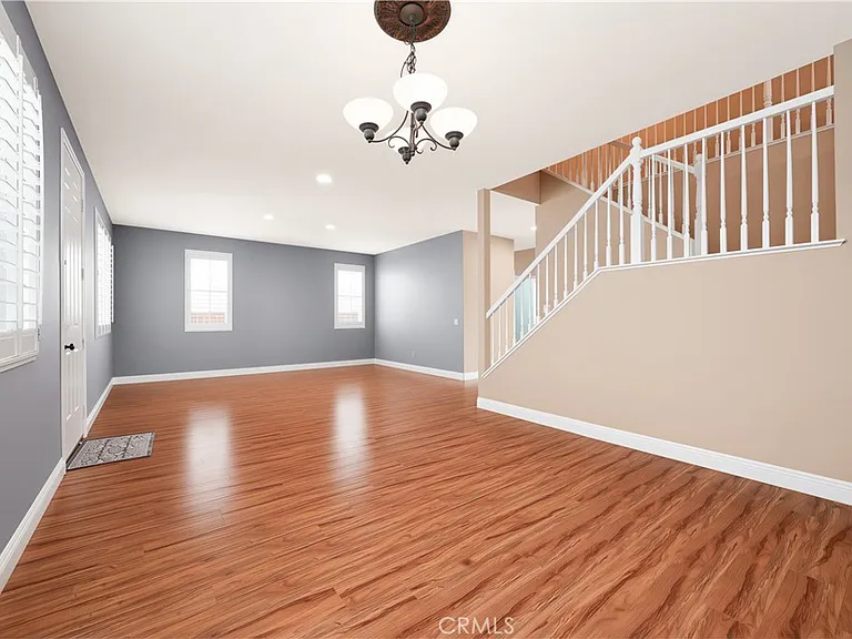 45277 Chateau Ct — Photo 17