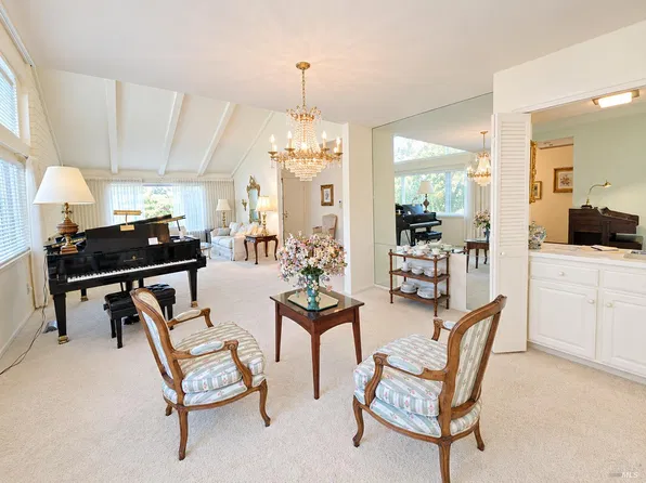 8833 Oak Trail Drive, Santa Rosa, CA 95409