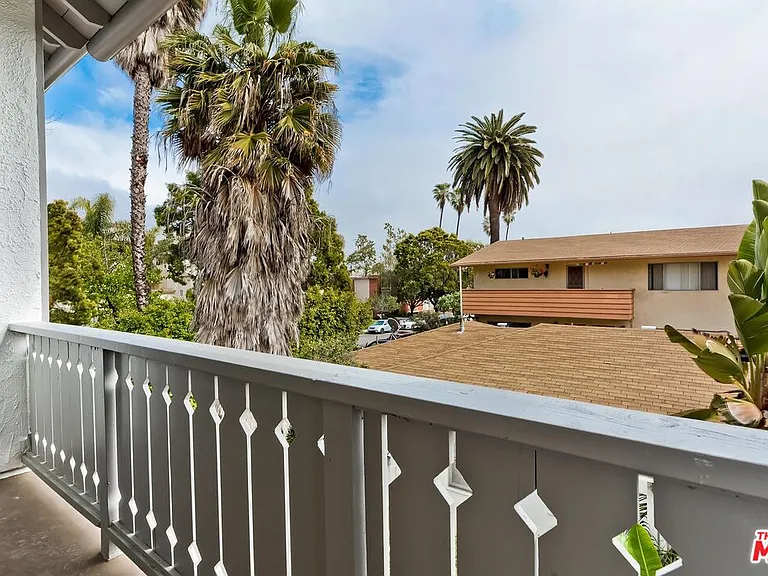 1508 Berkeley St #B — Photo 28