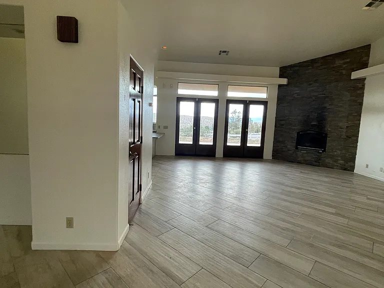 10745 Pinon Ave — Photo 2