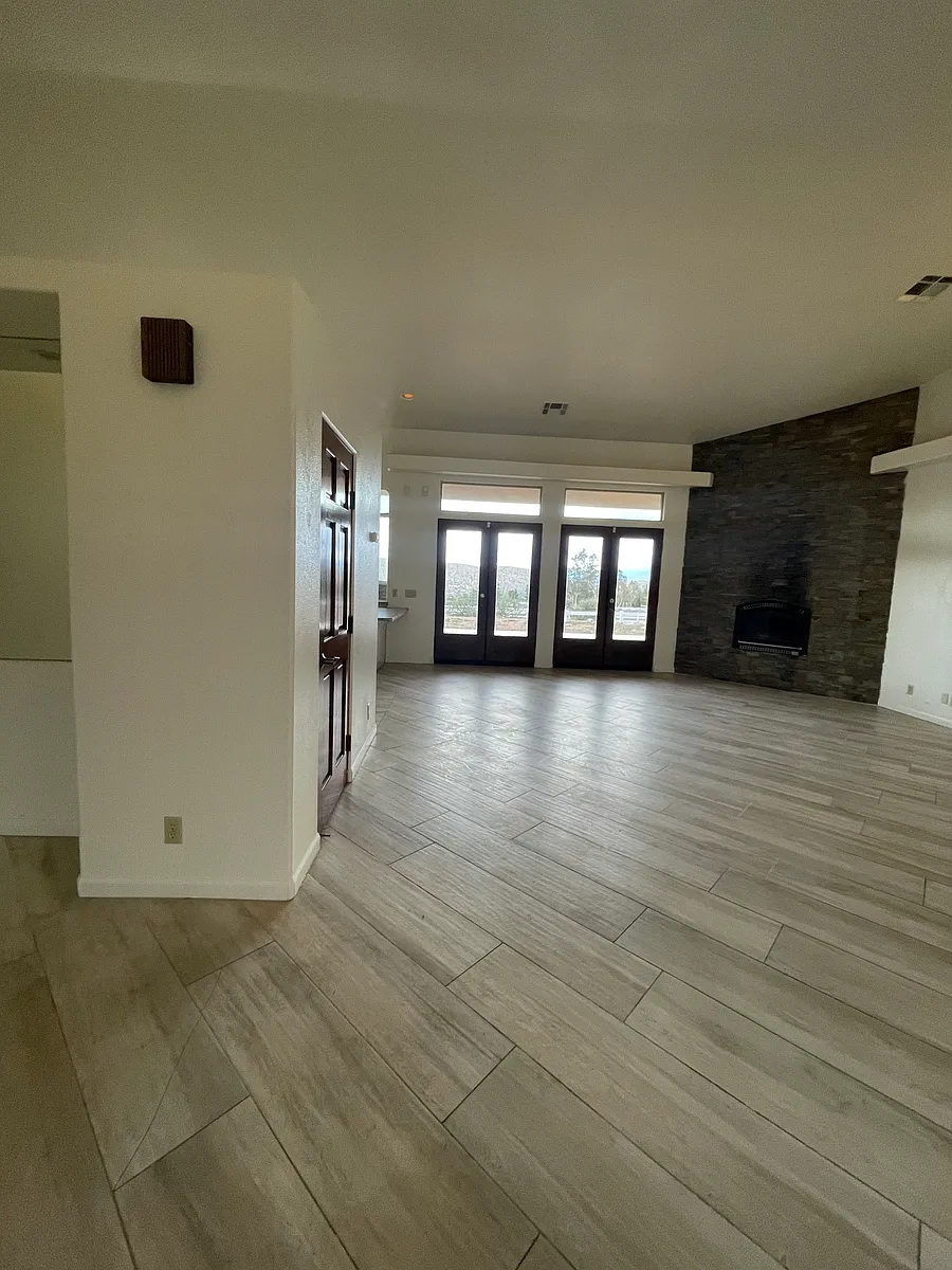 Building Photo - 10745 Pinon Ave
