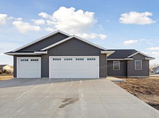 409 SW Matthew St, Independence, IA 50644