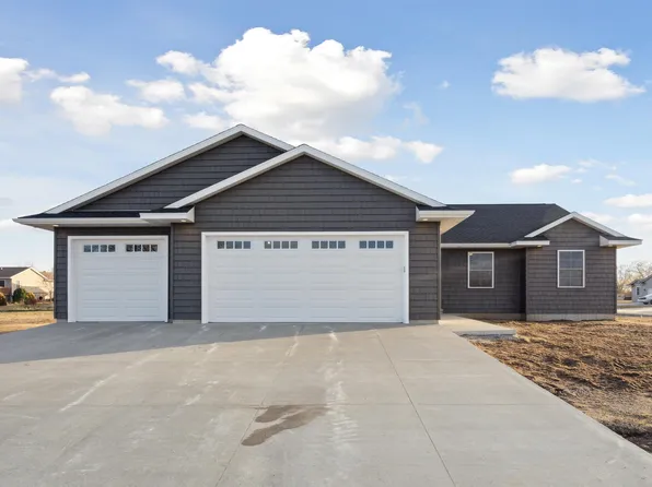 409 SW Matthew St, Independence, IA 50644