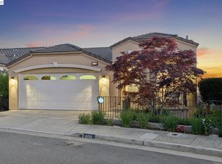 8255 Skyline Cir, Oakland, CA 94605