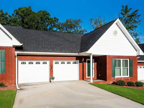 1011 Brookridge Ln SE, Cullman, AL 35055