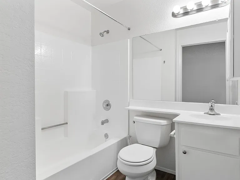 Villa Temecula Apartments — Photo 13