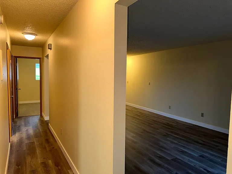 5733 SE King Rd — Photo 8