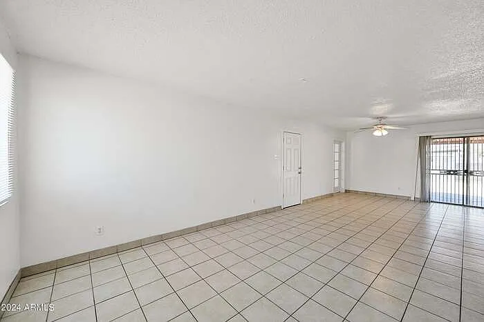3 bed, 1.5 bath, 1110 sqft, $1,260 — Photo 2