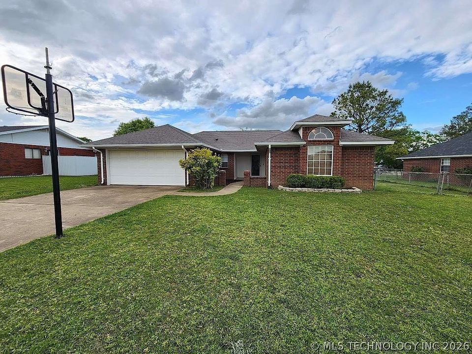 1st image of 2708 Forrest Cir