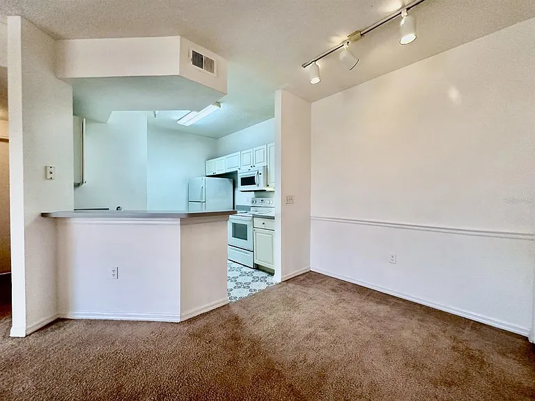 5518 Metrowest Blvd #11-205 — Photo 12