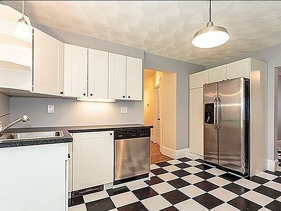 5th image of 687 Main St #1