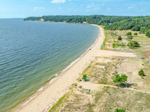 10951 Poplar Dr, Lusby, MD 20657