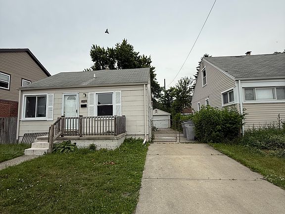 2nd image of 805 E Muir Ave