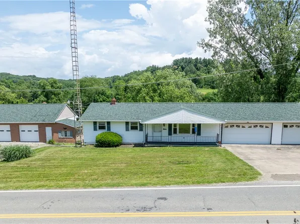 6088 Willowdale Ave SE, Waynesburg, OH 44688