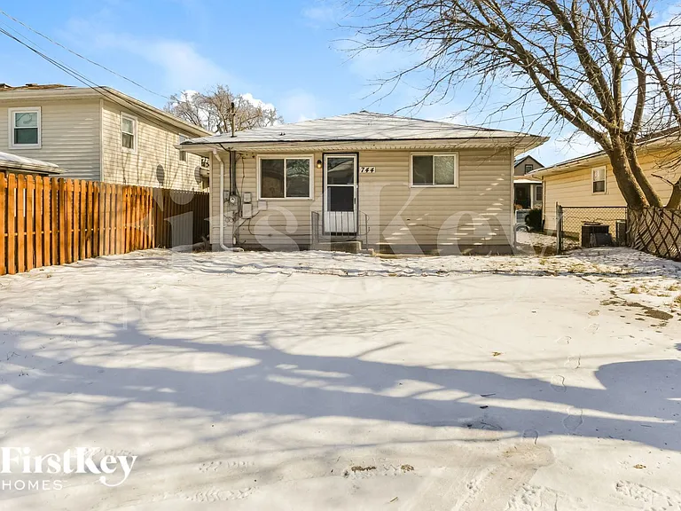 744 Newell Ave — Photo 15