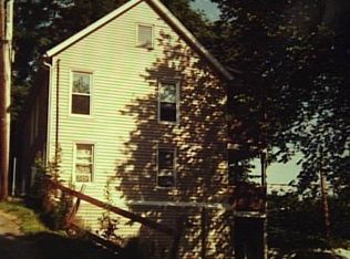 105 Camptown St, Derby, CT 06418