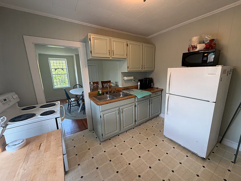 44 Everett St #3 — Photo 4