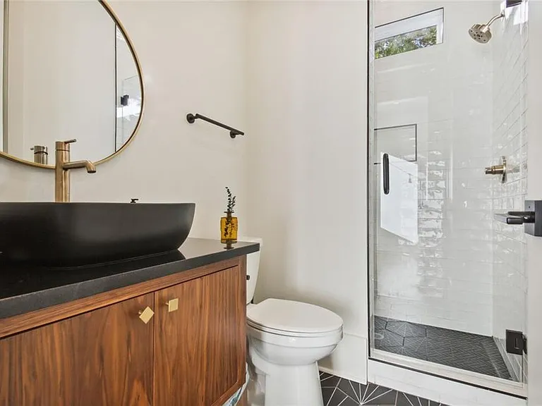 3041 Parkridge Dr NE — Photo 21
