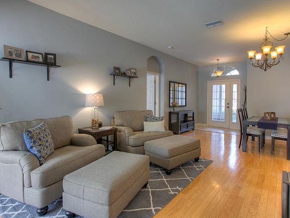 2nd image of 11914 Northumberland Dr