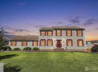 22 Ditmars Cir, Hillsborough, NJ 08844