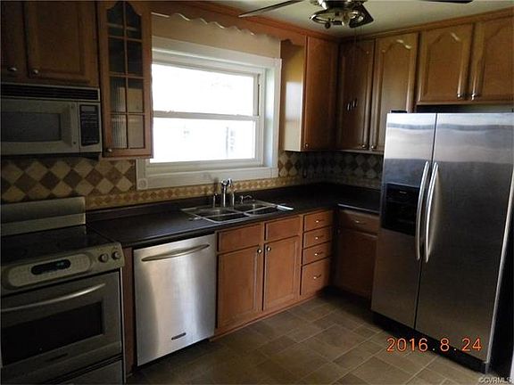 3rd image of 4702 Colwyck Dr