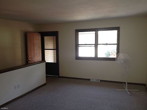 2nd image of 1933 Greenfield Ave SW