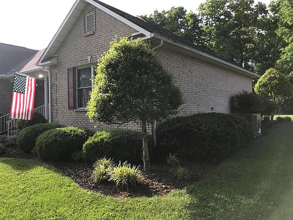 2nd image of 3 Iron Wood Cir