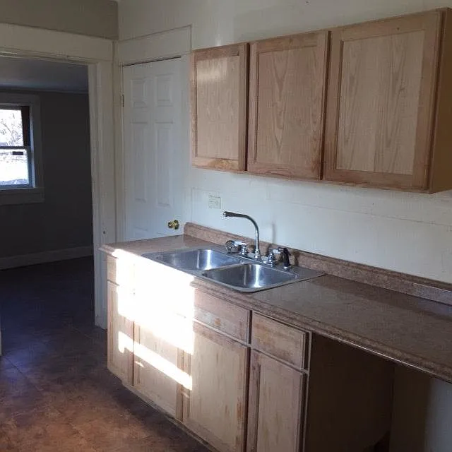 2 bed, 1112 sqft, $1,200 — Photo 4