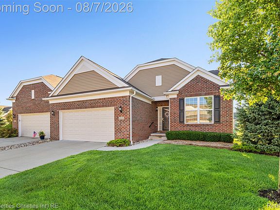 3rd image of 2033 Orwell St #49