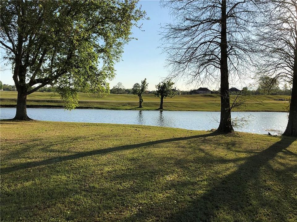 1st image of 3 Cypress Point Ln
