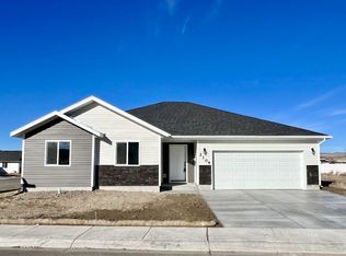 2104 Village Green Cir, Elko, NV 89801