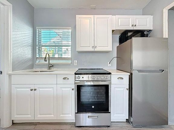 3rd image of 2111 1/2 26th St S