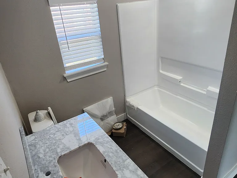 733 Commerce St — Photo 2