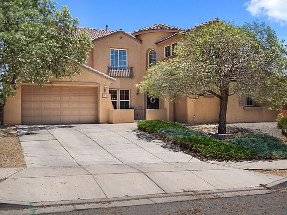 2nd image of 20 Los Balcones Pl NE