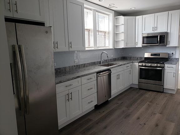 5th image of 5633 N Mozart St