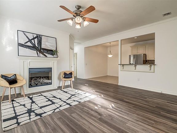 4th image of 13818 Oxford Dr