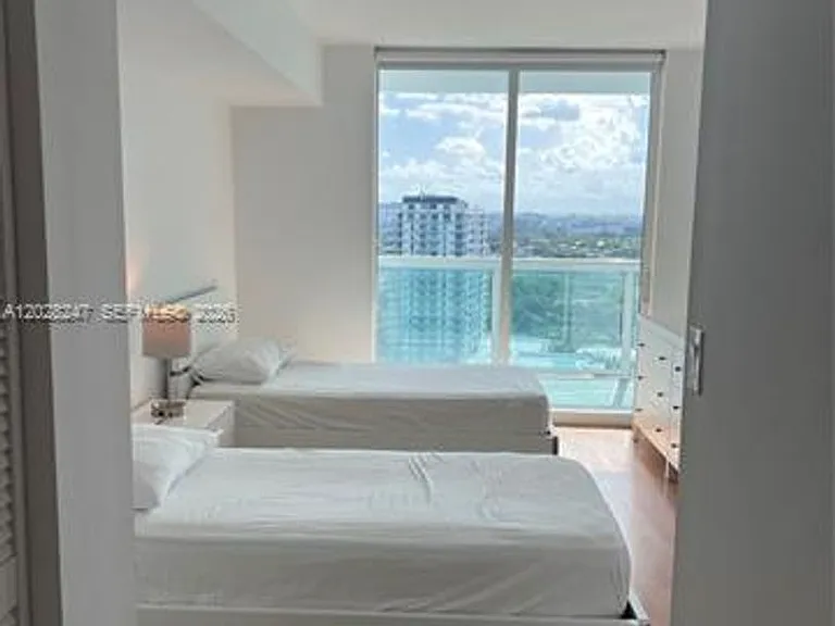 1800 N Bayshore Dr #2310 — Photo 25