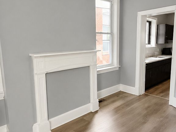 4th image of 328 Centre St