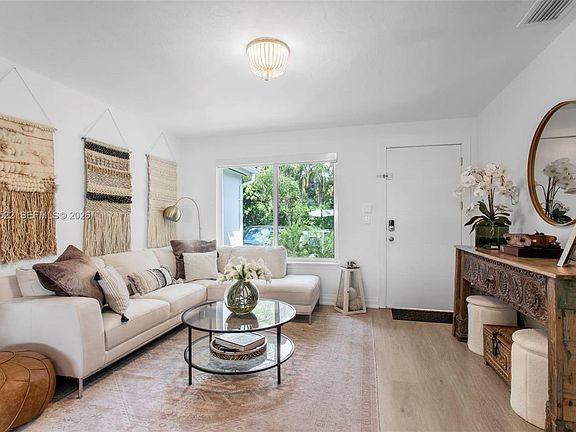 4th image of 434 Loretto Ave