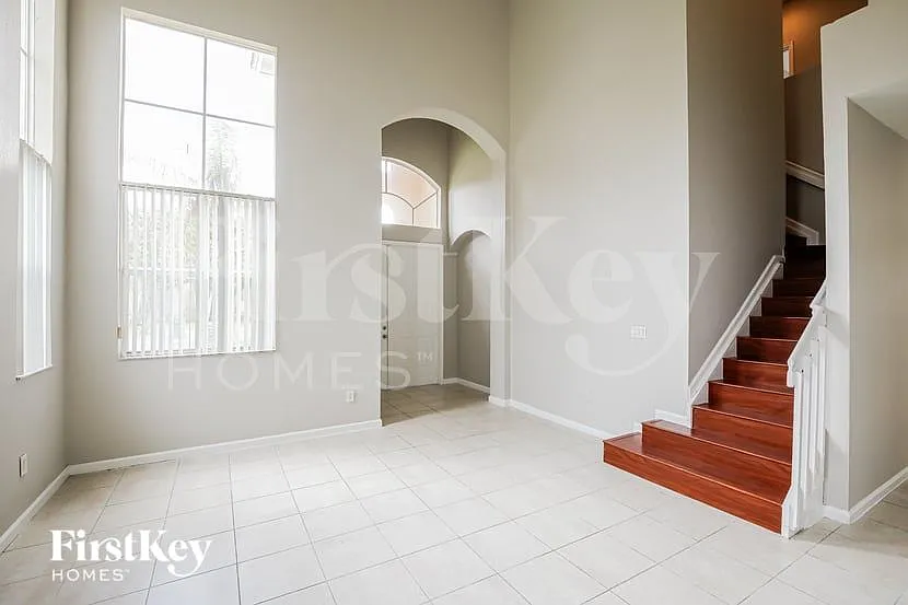 5 bed, 3.0 bath, 2624 sqft, $3,970 — Photo 3