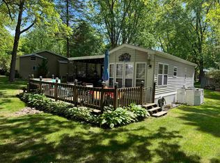 208 Hillside Rd, Edgerton, WI 53534