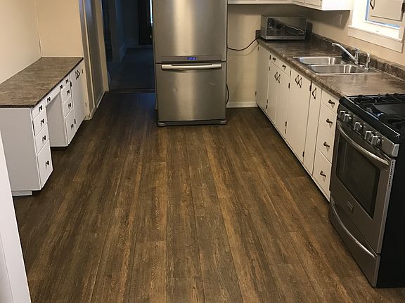 5th image of 415 Hutchinson St