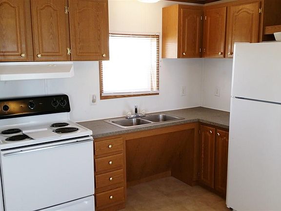3rd image of 404 E Avenue A